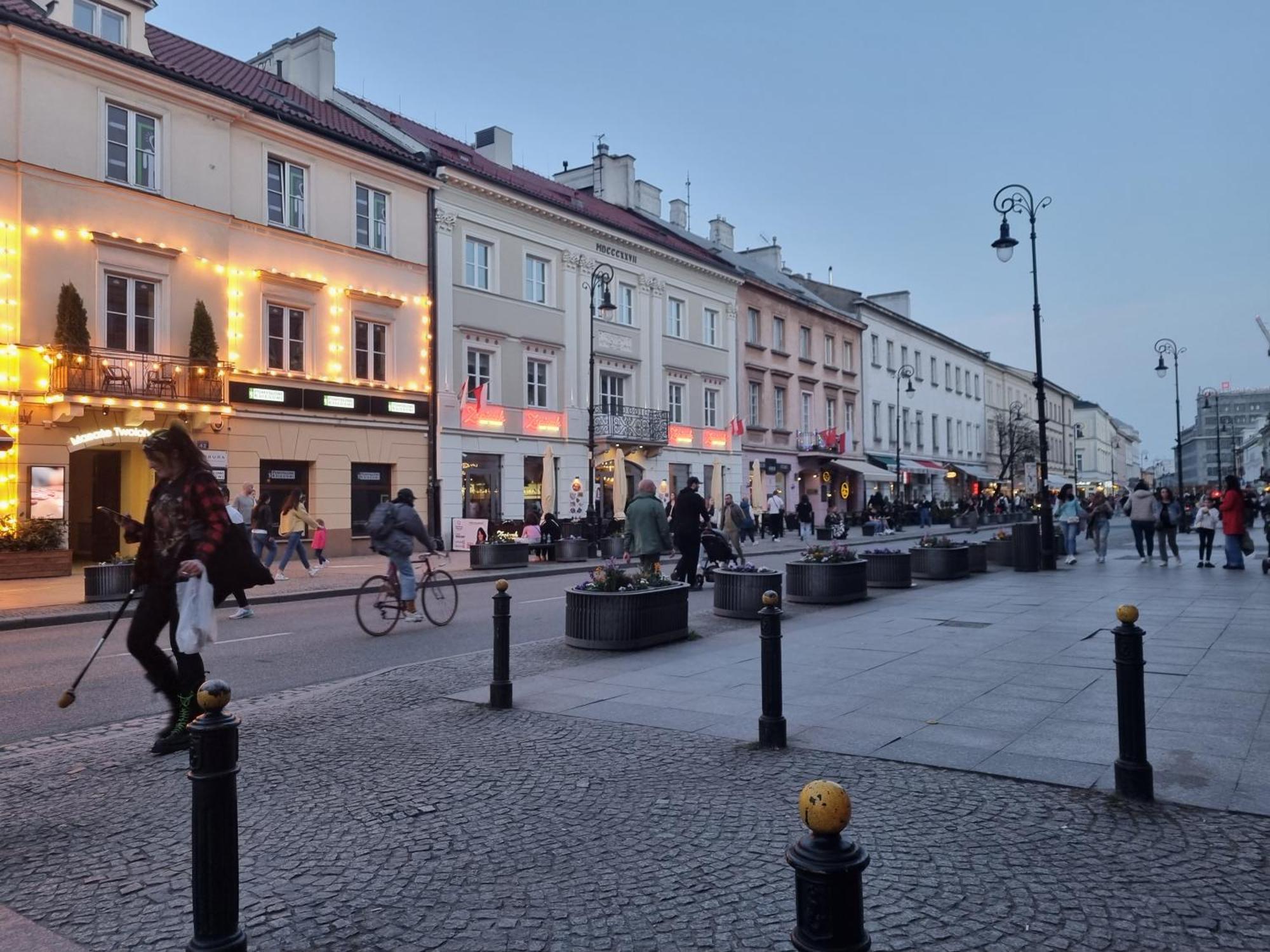 Nowogrodzka 6a 17 * Warschau